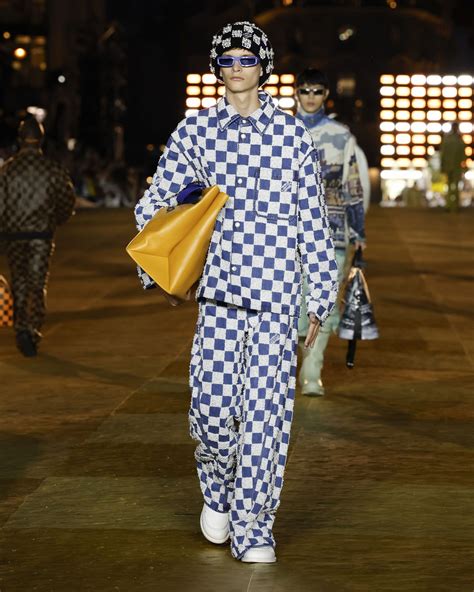 louis vuitton 90s runway|Louis Vuitton runway 2024.